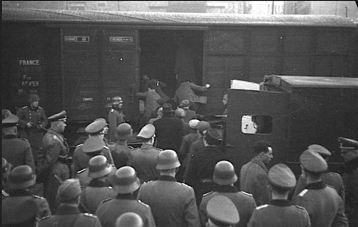 s11.pa1_.005_gare_arenc_deportation