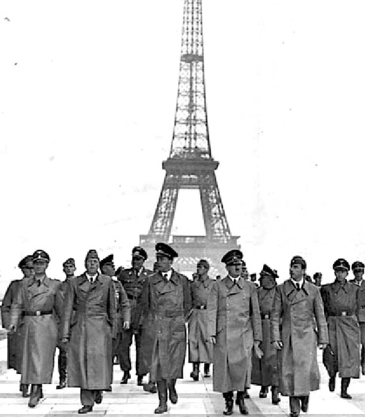 s3.pa2_.004_hitler_23juin_1940